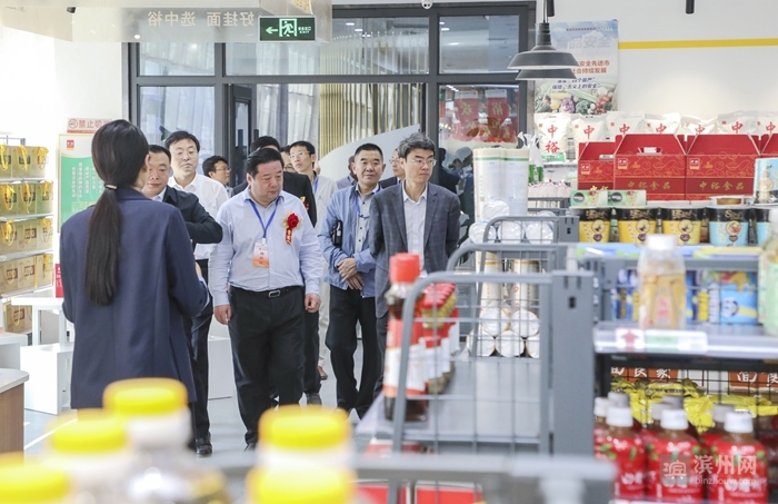 “儒商滨州行 乡音叙乡情”活动与会嘉宾考察滨州市特色产业发展情况