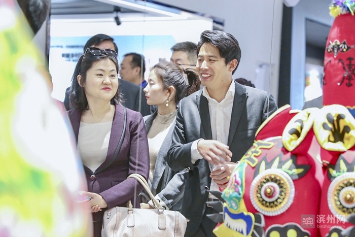 “儒商滨州行 乡音叙乡情”活动与会嘉宾考察滨州市特色产业发展情况