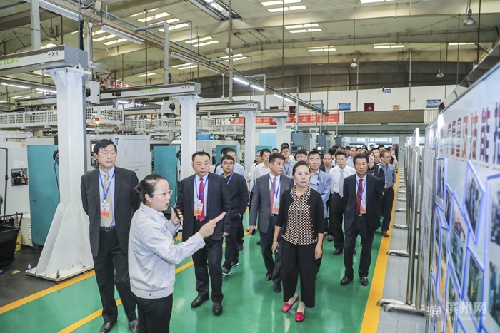 “儒商滨州行 乡音叙乡情”活动与会嘉宾考察滨州市特色产业发展情况