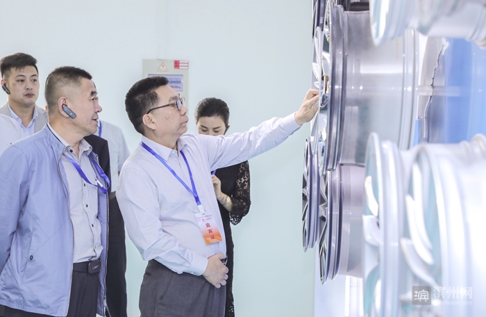 “儒商滨州行 乡音叙乡情”活动与会嘉宾考察滨州市特色产业发展情况